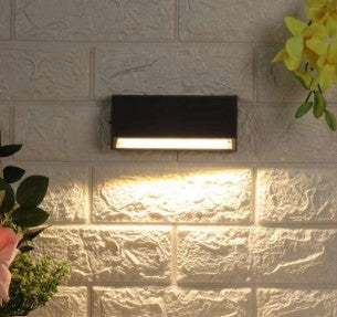 UHD Step & Foot Light – Sleek and Reliable